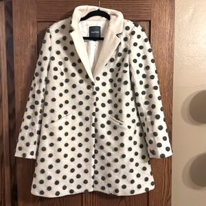 Mod Cloth Jacket. Lined warm jacket. Perfect fall cover up.